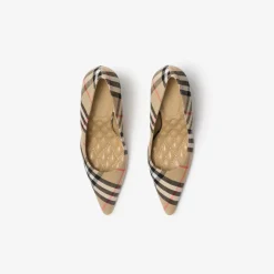 Check Dame Pumps​