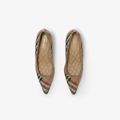 Check Dame Pumps​