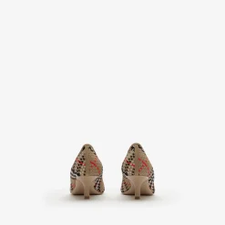 Check Dame Pumps​