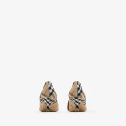 Check Dame Pumps​
