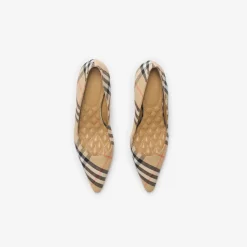 Check Dame Pumps​