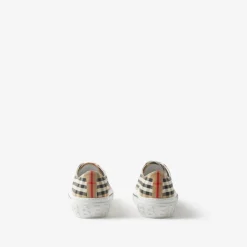 Check Sneakers